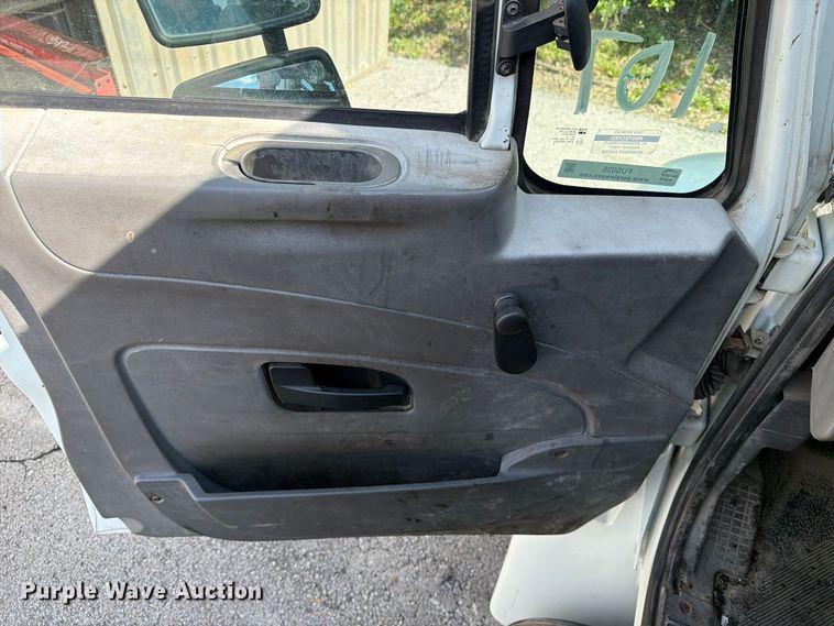 image for item FU5026 2008 International DuraStar 4300 utility / service truck