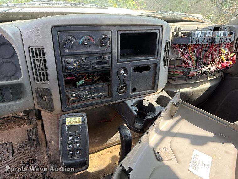 image for item FU5026 2008 International DuraStar 4300 utility / service truck