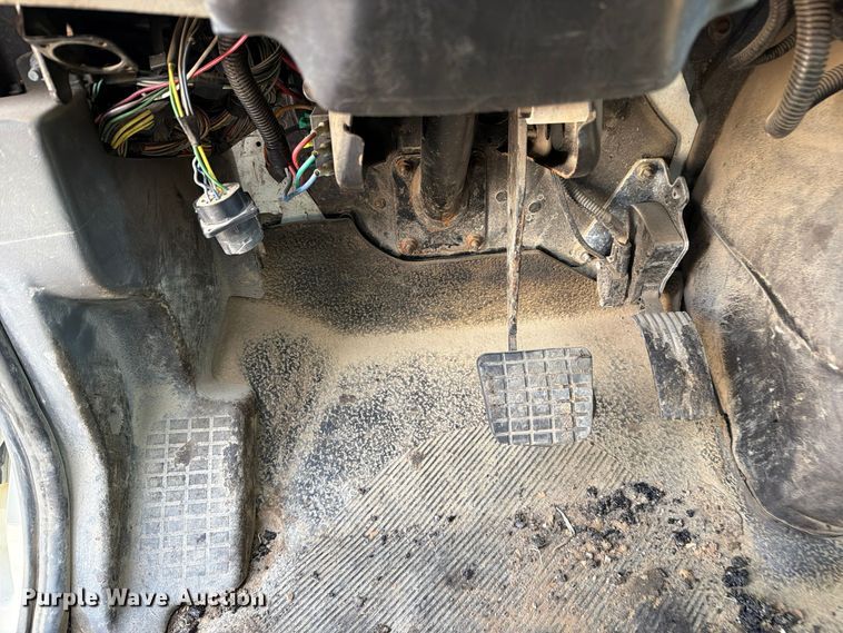 image for item FU5026 2008 International DuraStar 4300 utility / service truck
