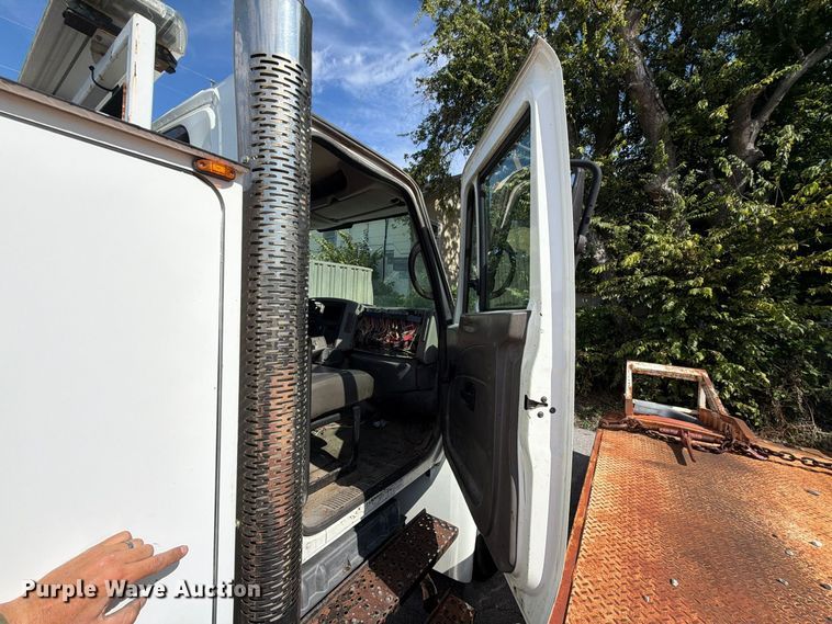 image for item FU5026 2008 International DuraStar 4300 utility / service truck