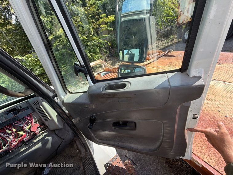image for item FU5026 2008 International DuraStar 4300 utility / service truck