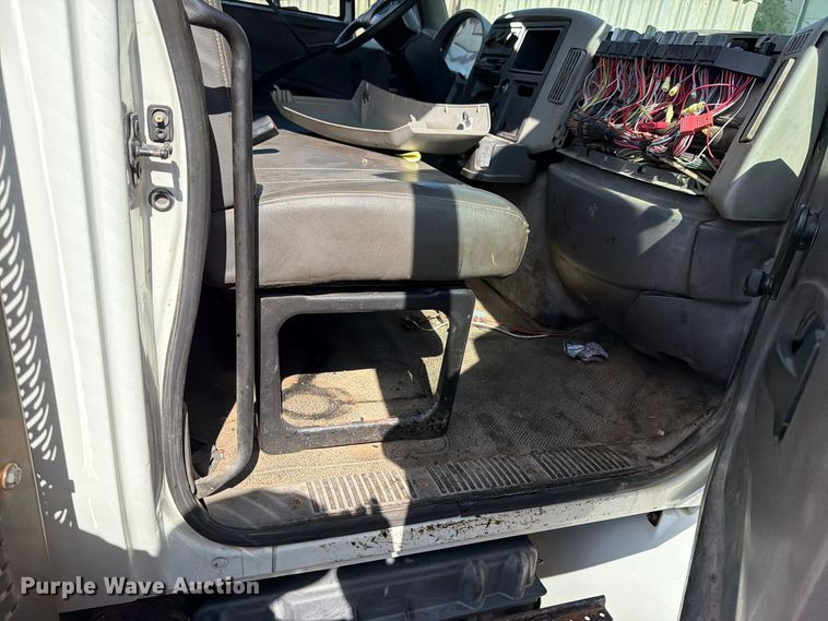 image for item FU5026 2008 International DuraStar 4300 utility / service truck