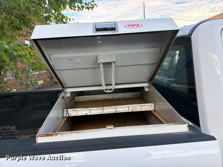 image for item FU5028 2017 Ford F250 Super Duty Ext. Cab flatbed pickup truck