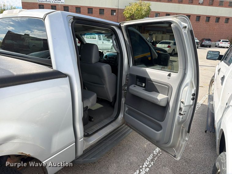 image for item FU5029 2007 Ford F150 Crew Cab pickup truck