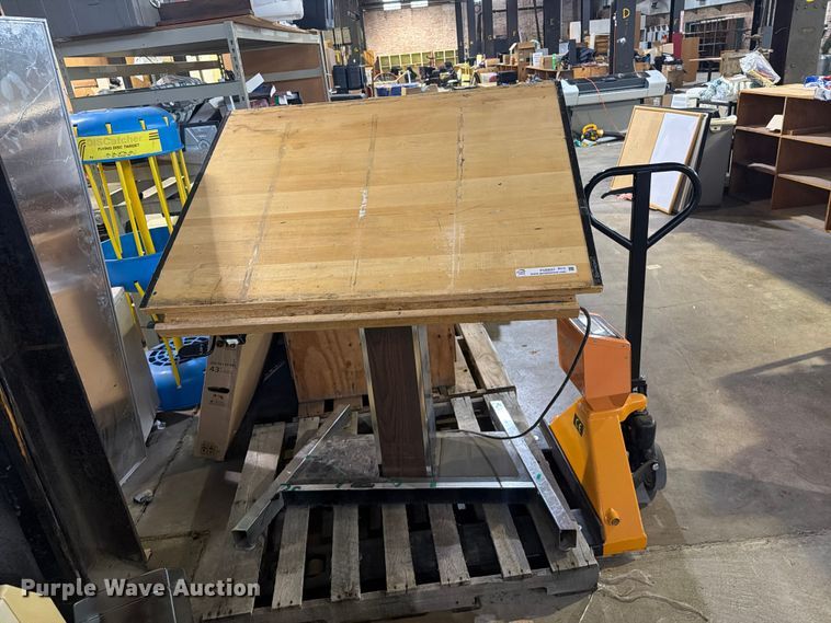 image for item FU5037 Mayline drafting table
