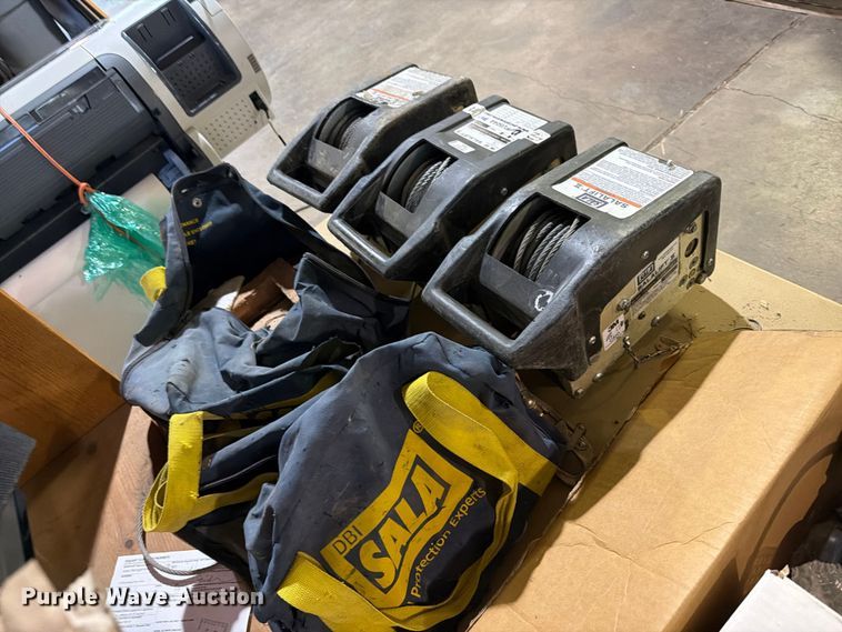 image for item FU5044 (3) 3M Salalift II confined space rescue winches