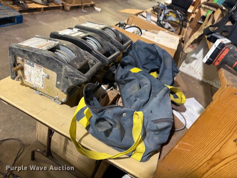 image for item FU5044 (3) 3M Salalift II confined space rescue winches