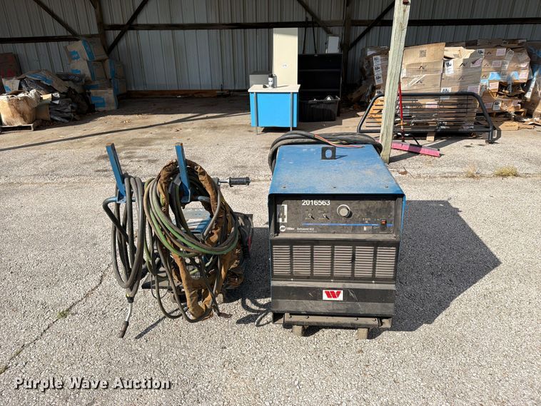 image for item FU5047 Miller DeltaWeld 652 welder