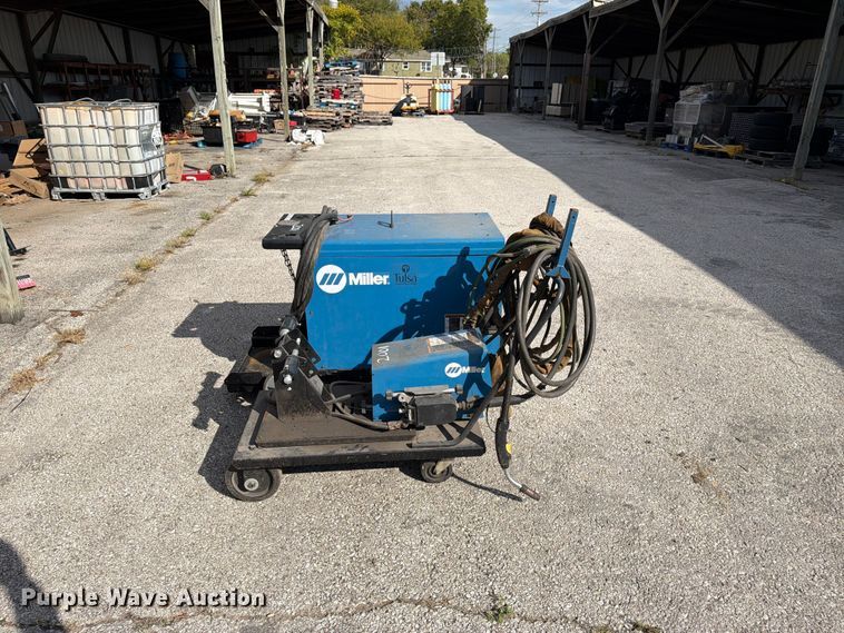 image for item FU5047 Miller DeltaWeld 652 welder