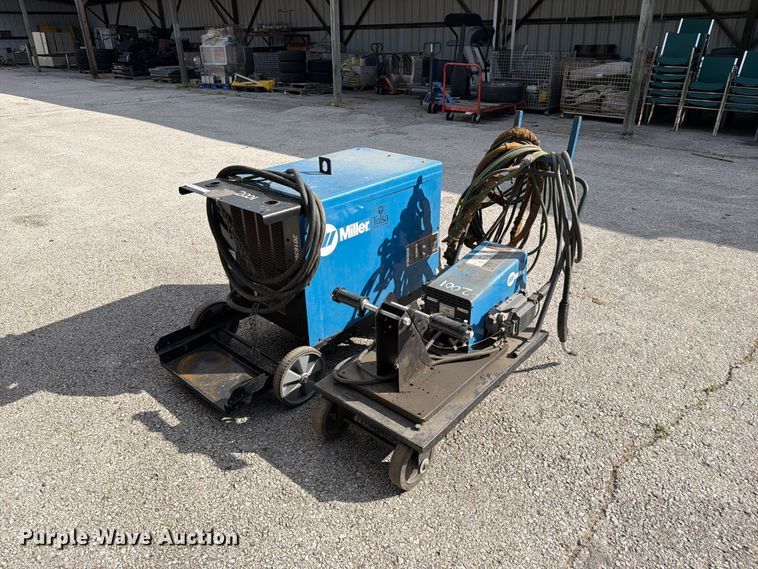 image for item FU5047 Miller DeltaWeld 652 welder