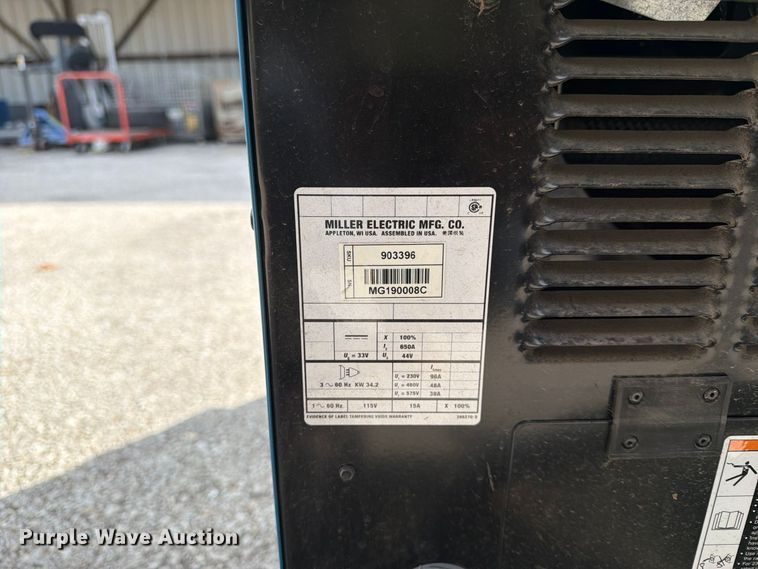 image for item FU5047 Miller DeltaWeld 652 welder