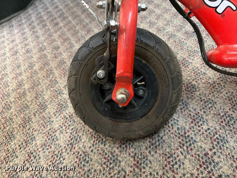 image for item FU5057 Razor E150 electric Scooter