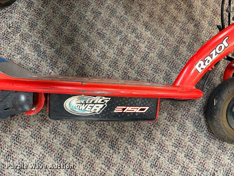 image for item FU5057 Razor E150 electric Scooter