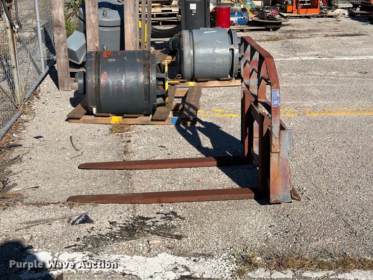 image for item FU5066 New Holland forks