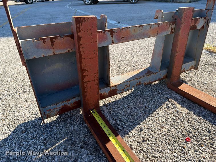 image for item FU5066 New Holland forks