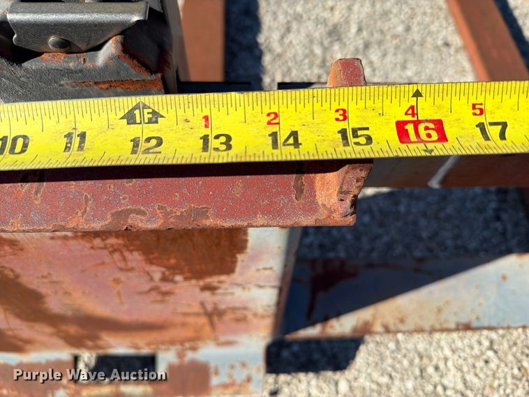 image for item FU5066 New Holland forks