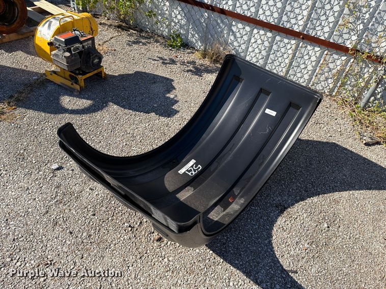 image for item FU5069 (2) fenders