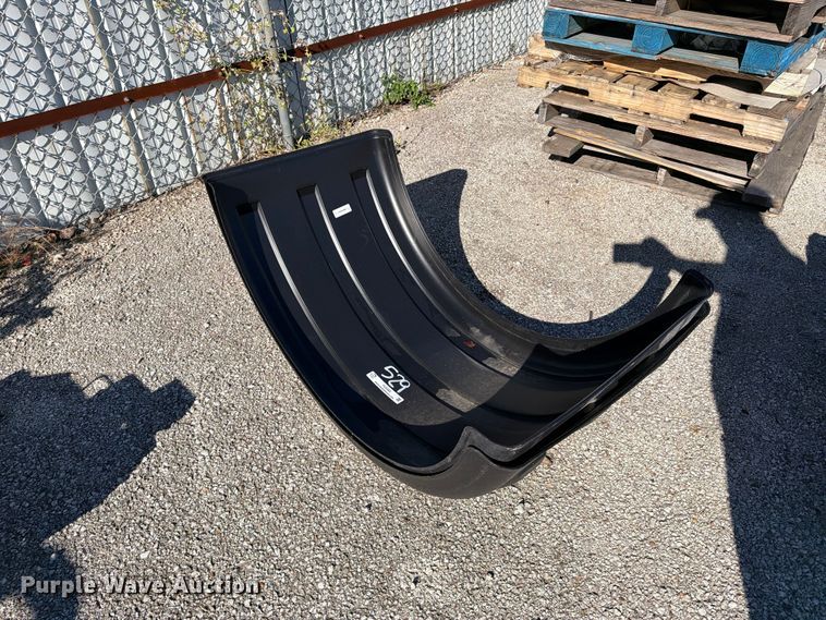 image for item FU5069 (2) fenders