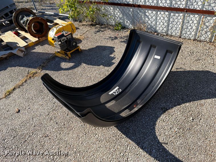 image for item FU5069 (2) fenders