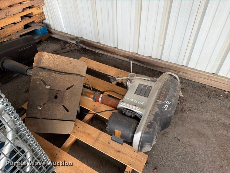 image for item FU5075 Delta drill press