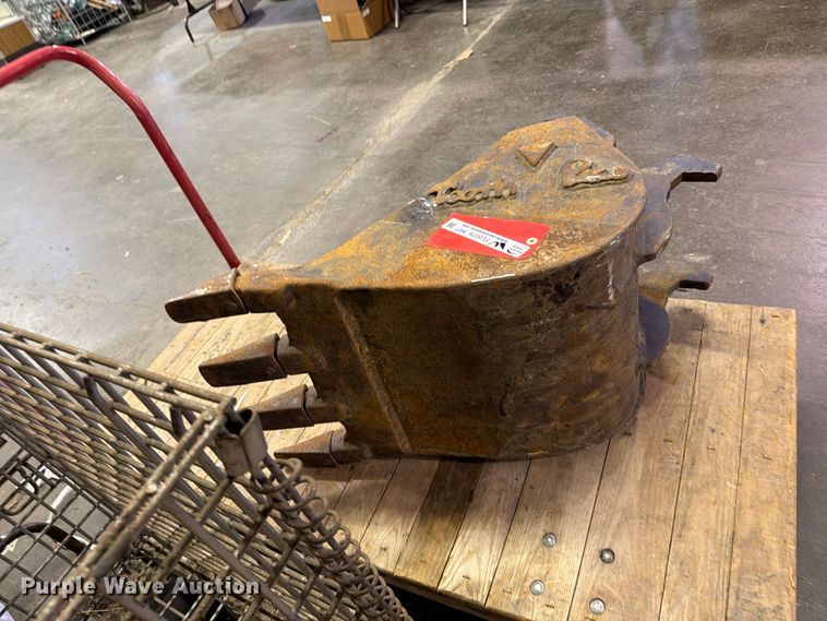 image for item FU5078 Tooth Pro backhoe bucket