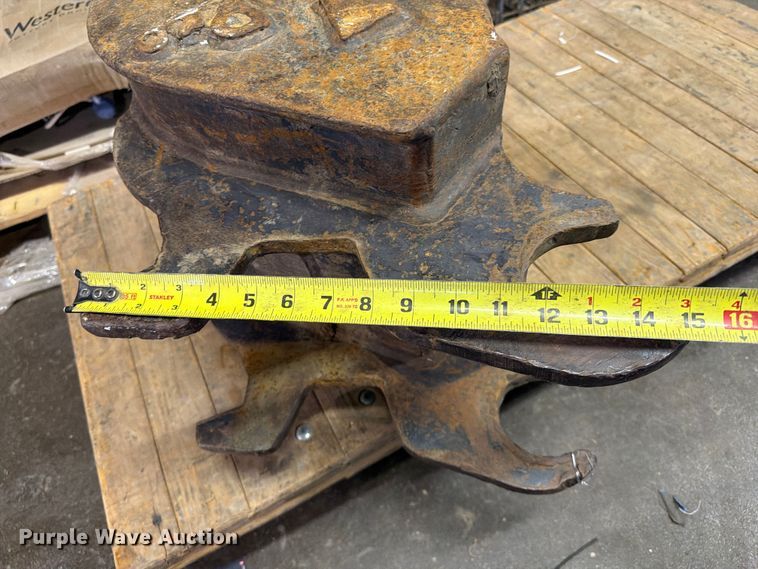 image for item FU5078 Tooth Pro backhoe bucket