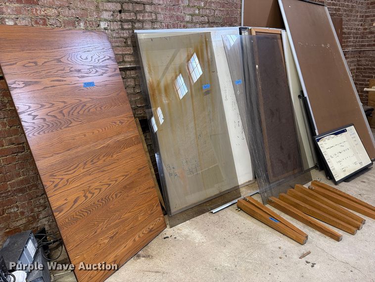 (2) tables in Tulsa, OK | Item FU5084 for sale | Purple Wave