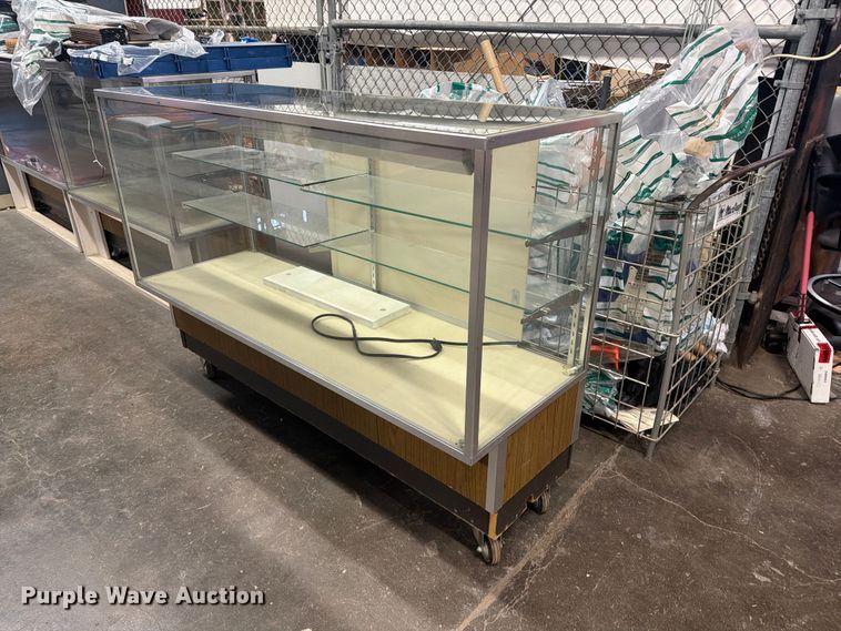 image for item FU5088 Glass display case