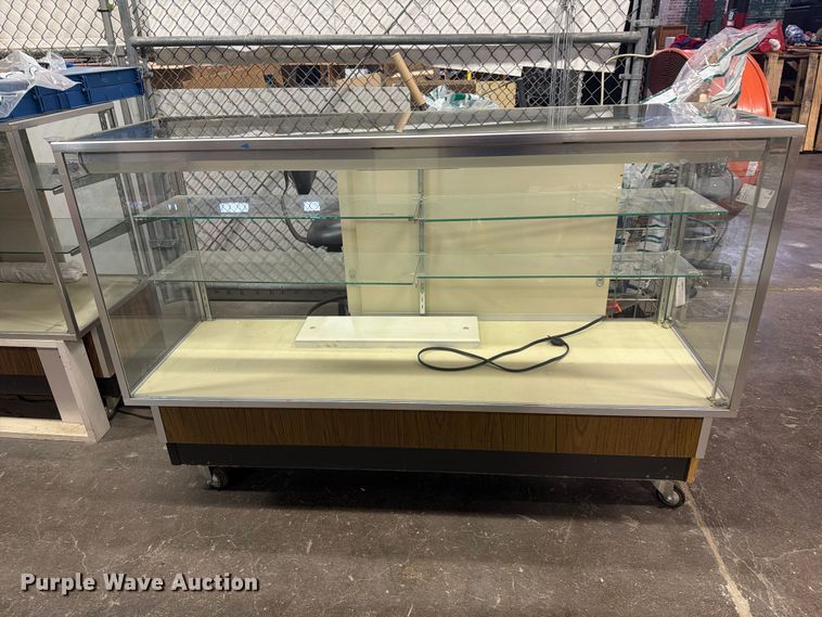 image for item FU5088 Glass display case