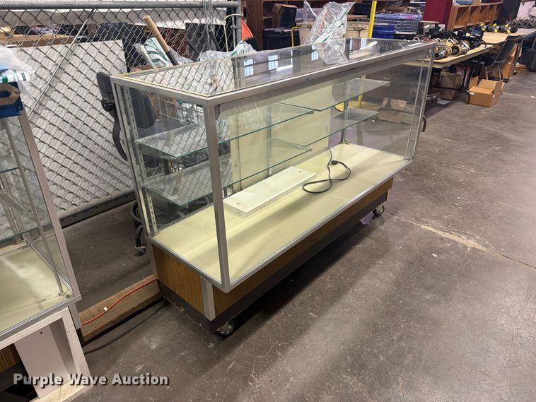image for item FU5088 Glass display case