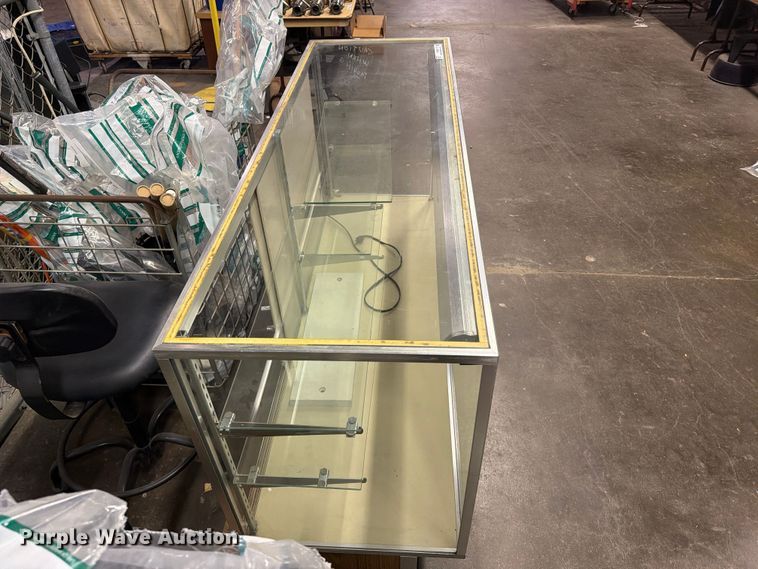 image for item FU5088 Glass display case
