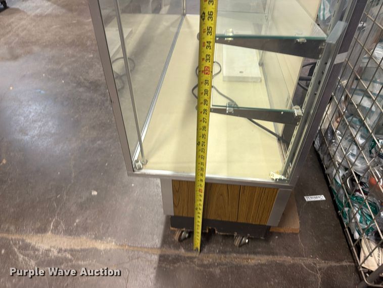 image for item FU5088 Glass display case