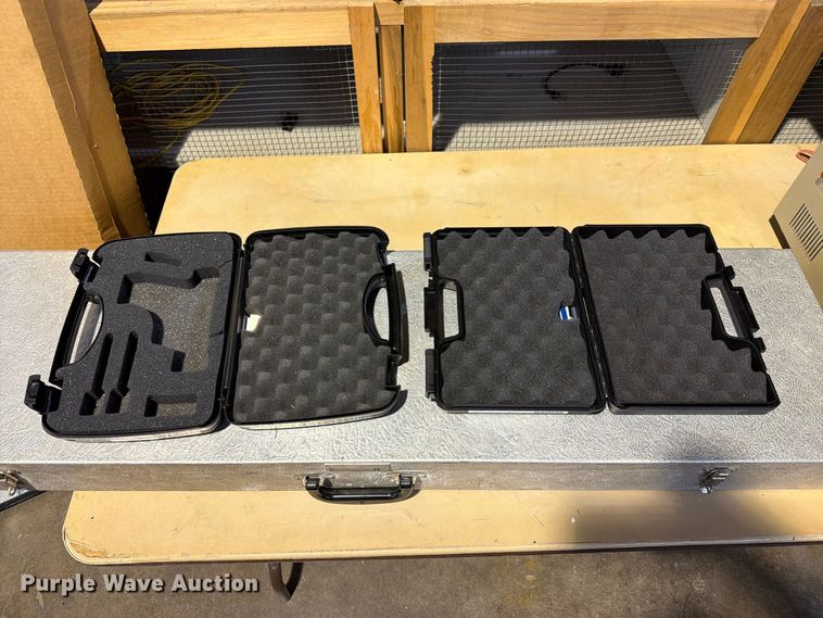 image for item FU5091 Gun cases