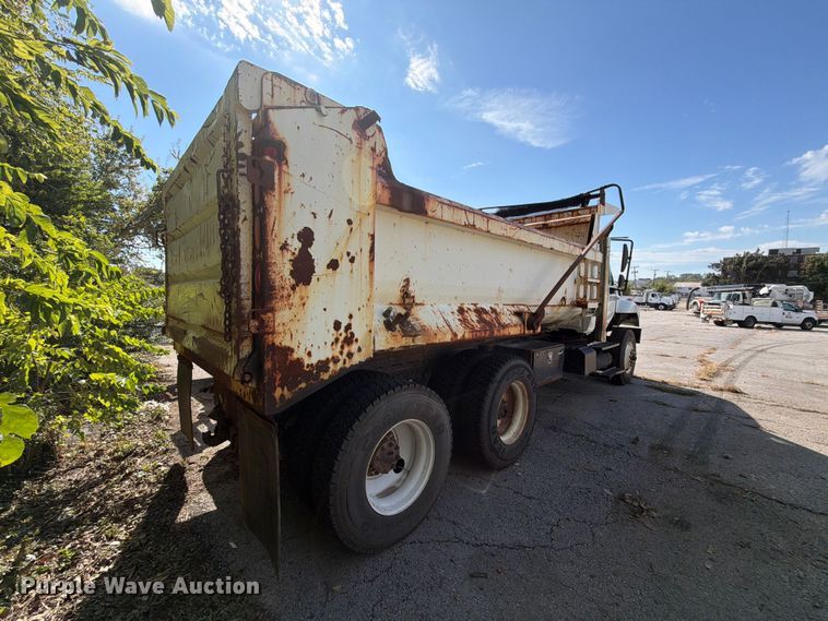 image for item FU5094 2011 International WorkStar 7400 dump truck
