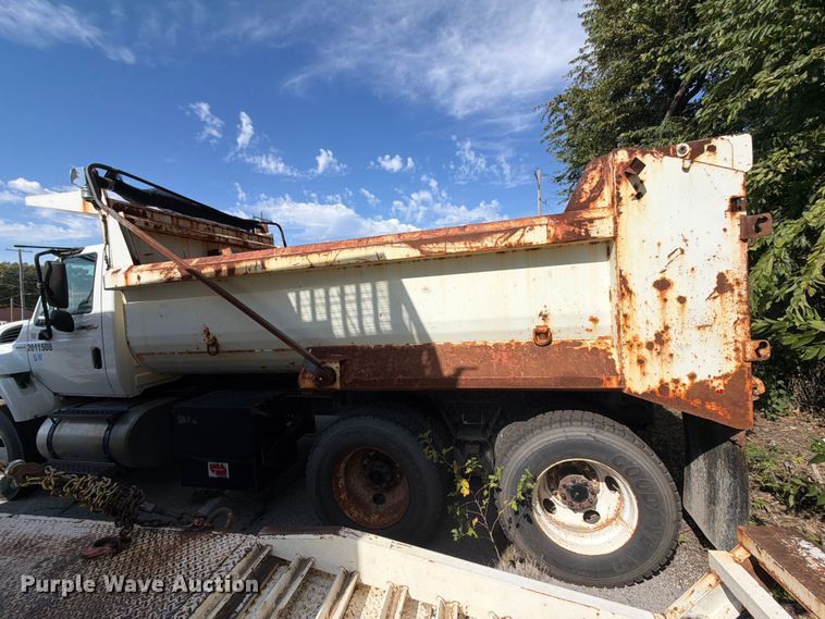 image for item FU5094 2011 International WorkStar 7400 dump truck