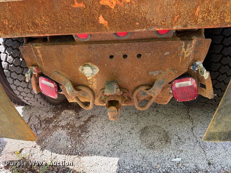 image for item FU5094 2011 International WorkStar 7400 dump truck