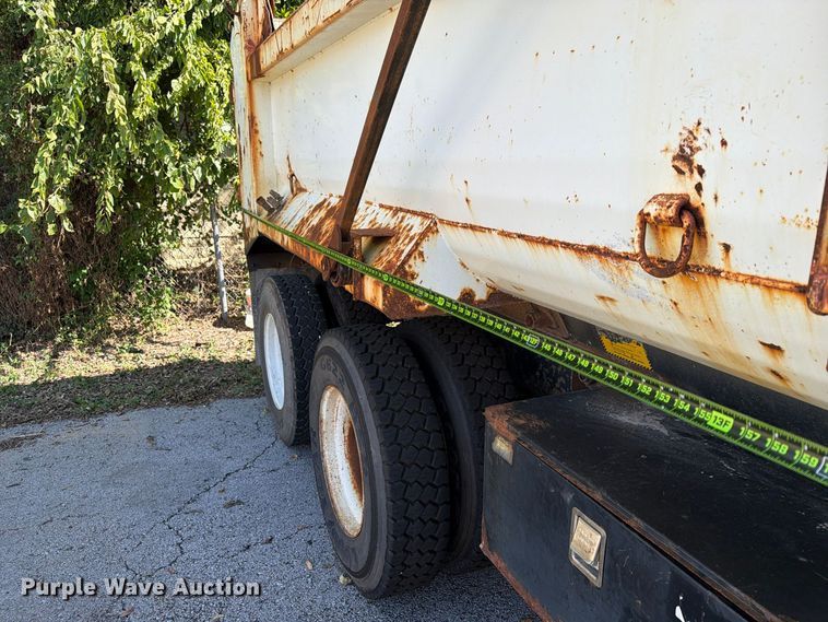 image for item FU5094 2011 International WorkStar 7400 dump truck