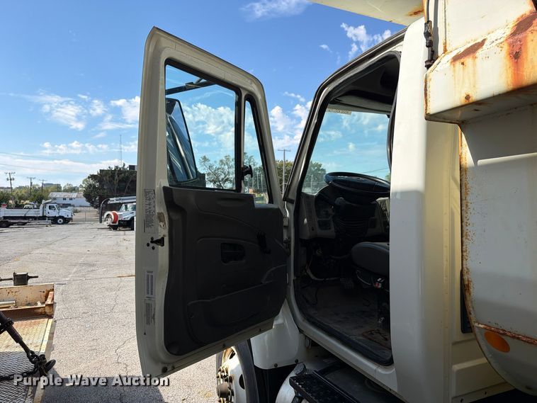 image for item FU5094 2011 International WorkStar 7400 dump truck