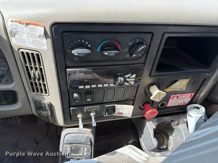 image for item FU5094 2011 International WorkStar 7400 dump truck