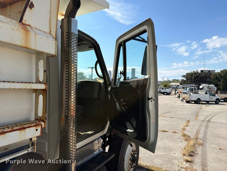 image for item FU5094 2011 International WorkStar 7400 dump truck