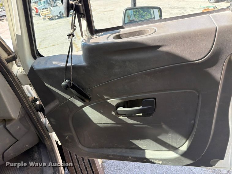 image for item FU5094 2011 International WorkStar 7400 dump truck