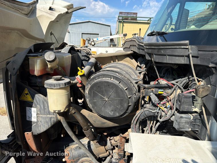 image for item FU5094 2011 International WorkStar 7400 dump truck