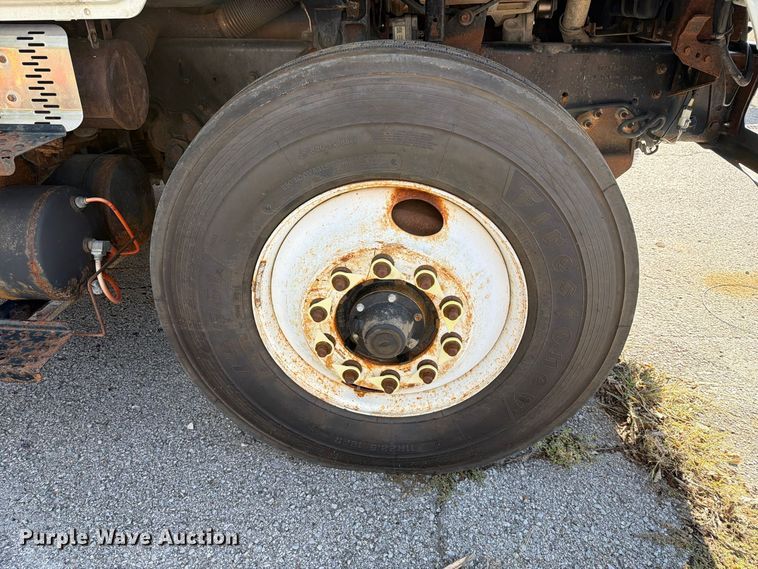 image for item FU5094 2011 International WorkStar 7400 dump truck