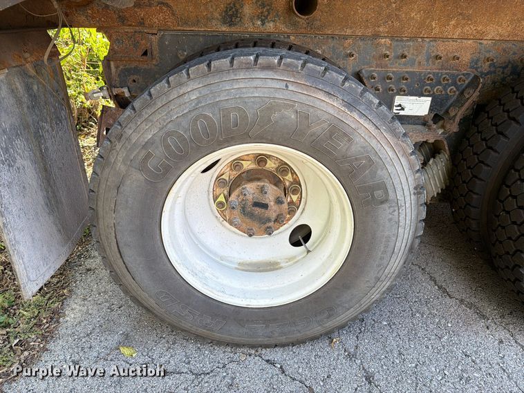 image for item FU5094 2011 International WorkStar 7400 dump truck