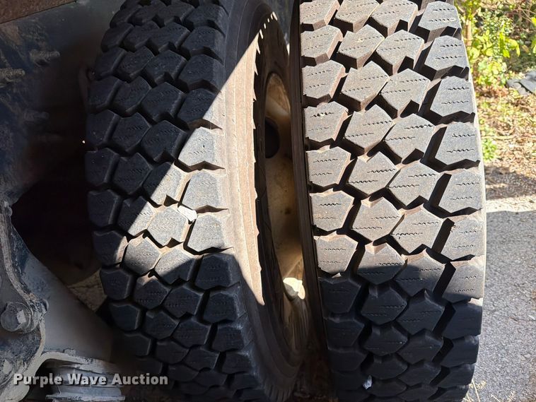 image for item FU5094 2011 International WorkStar 7400 dump truck