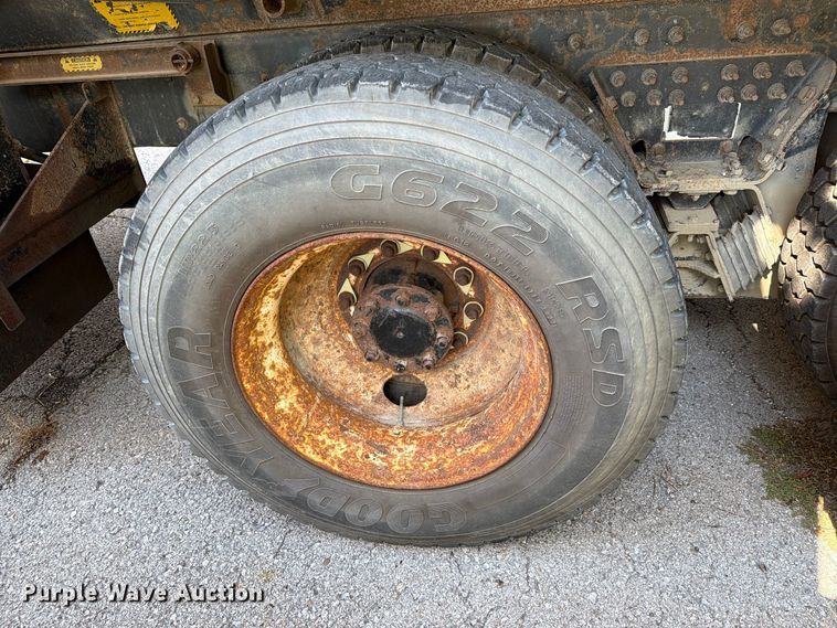 image for item FU5094 2011 International WorkStar 7400 dump truck