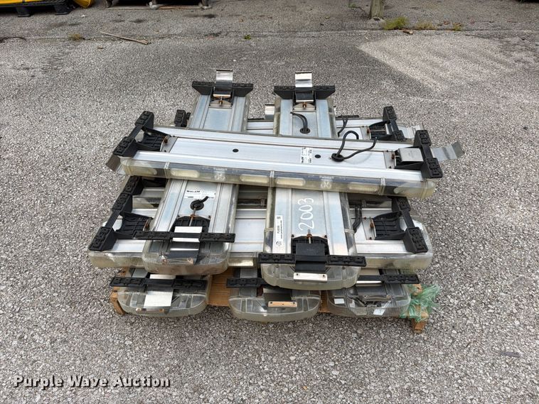 image for item FU5095 (9) Whelen light bars