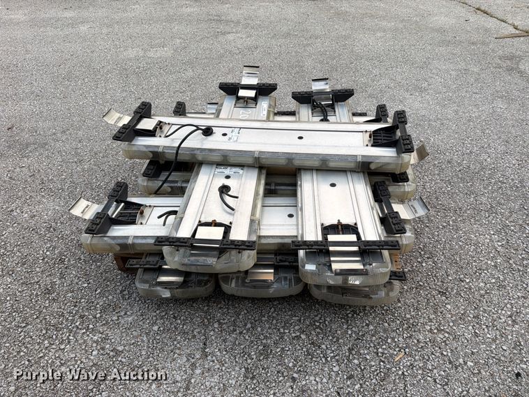 image for item FU5095 (9) Whelen light bars