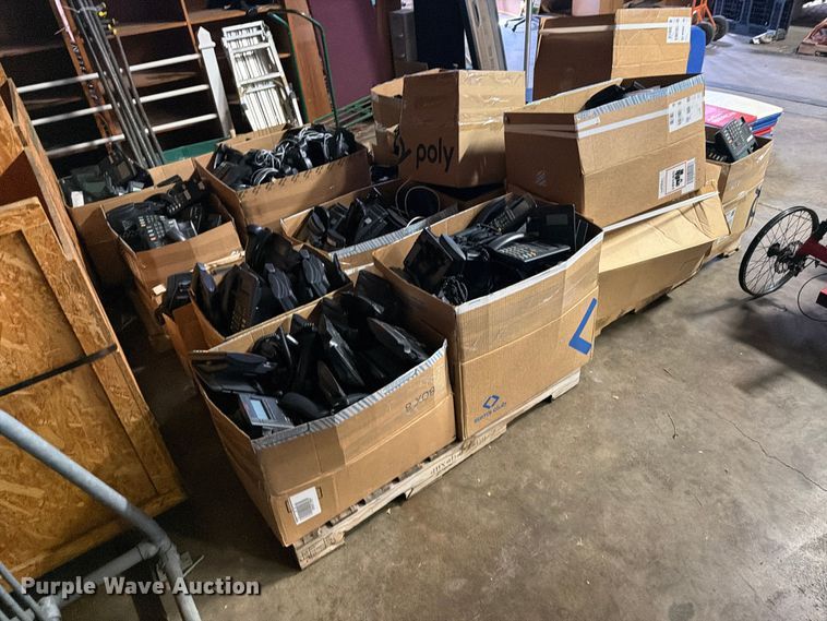 image for item FU5098 (4) pallets of Avaya phones