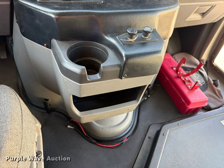 image for item FU6014 2013 Ford E450 shuttle bus